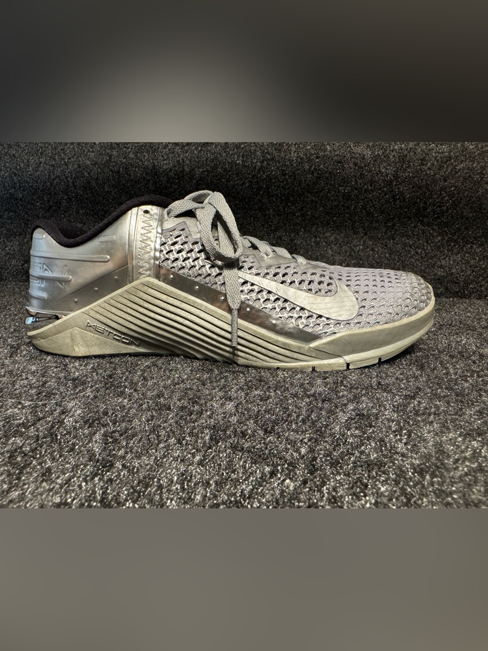 Nike Metcon 6 Women’s 8.5 Metallic Silver Chrome Training Shoes